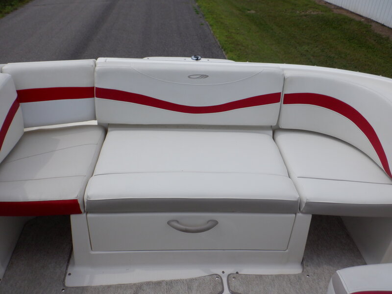 Used 2005 Maxum Maxum 2400 SR3 Deck Boat